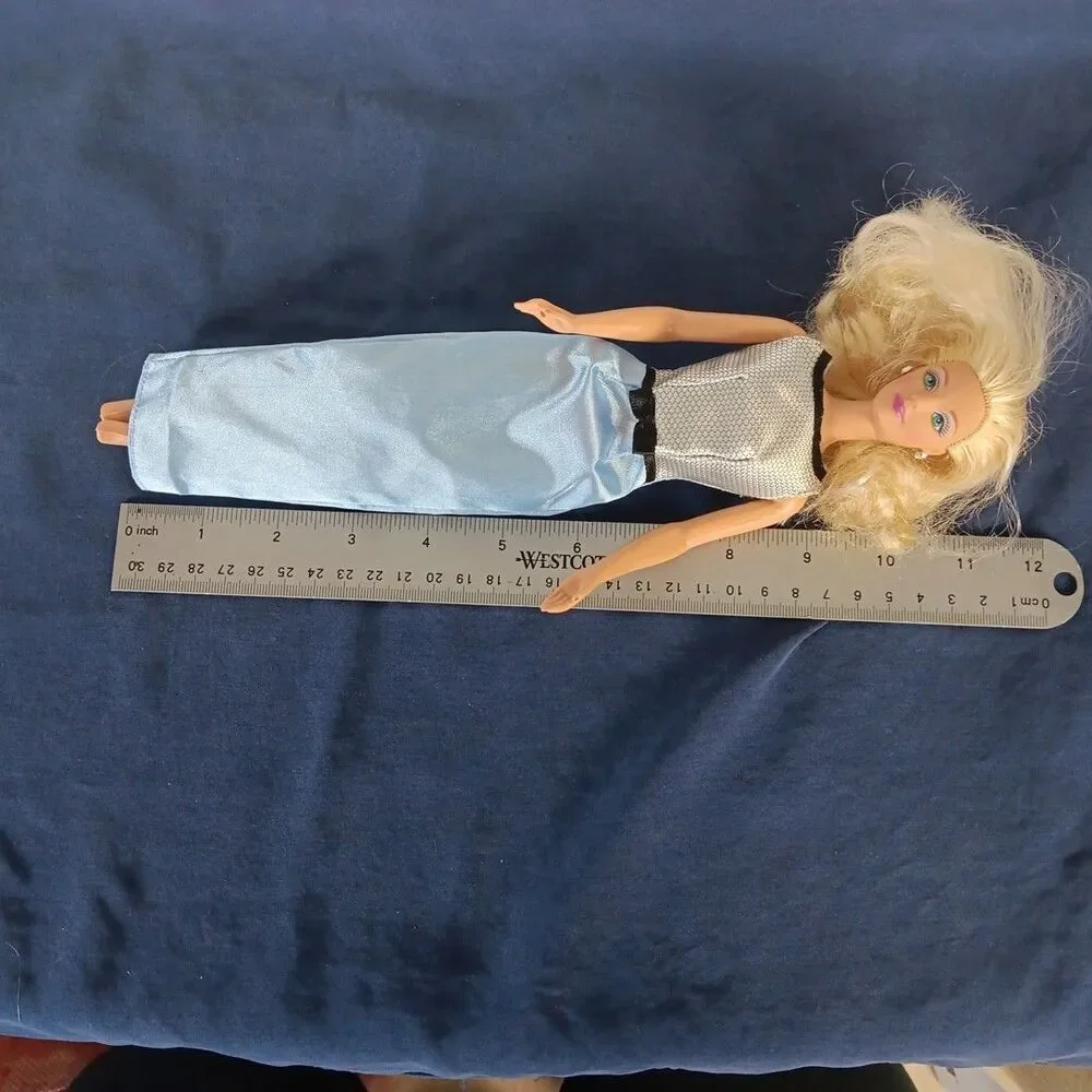 Barbie Twist and Turn Blonde Blue Eyes Earrings Formal Gown Vintage Non Bending